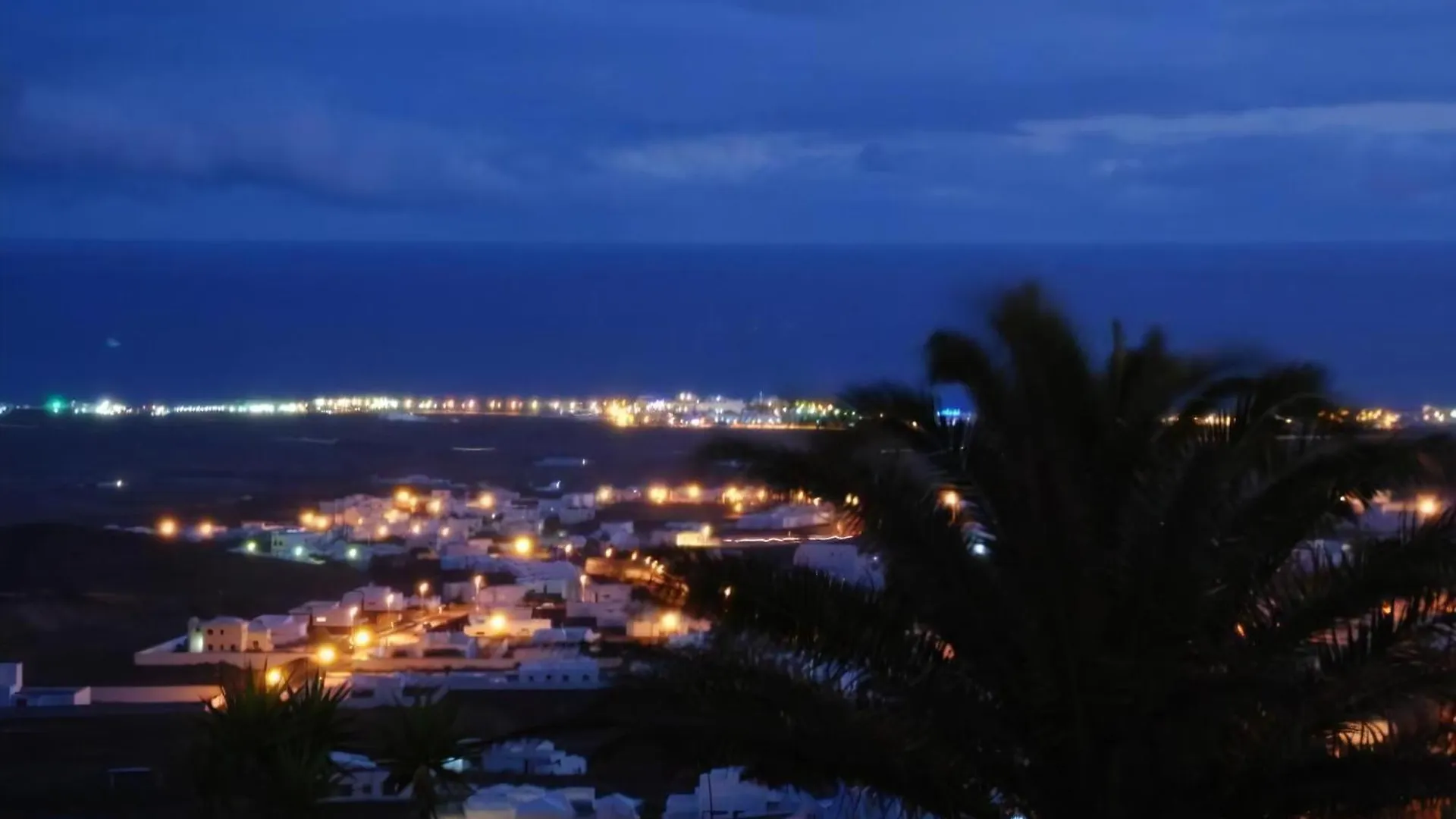 Lägenhet Grosses Appartement Mit Meerblick Auf Lanzarote Tías