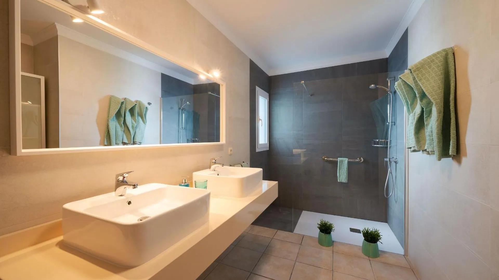 Grosses Appartement Mit Meerblick Auf Lanzarote Tías 0*,